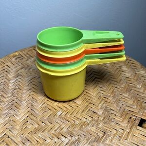Tupperware Retro Kitchen Measuring Cup Set – 5-Piece Colorful Nesting Cups